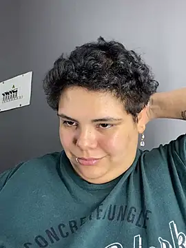 Hailey_Curvy