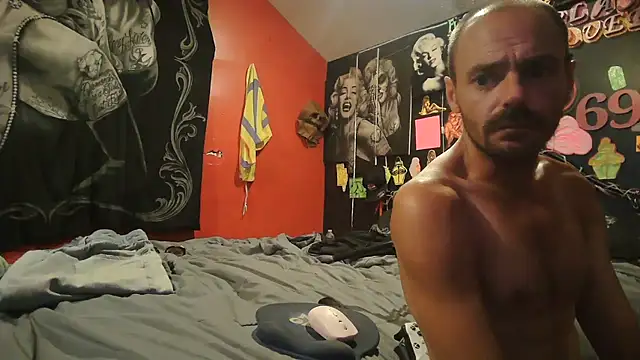daddyandsplashqueen (Ask my age) - Flash titties