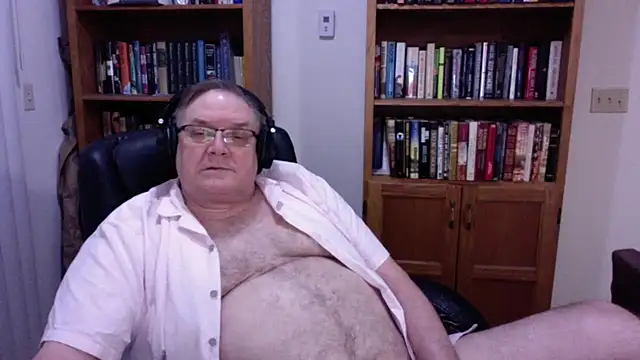 Vinyl22@xh live cam on StripChat