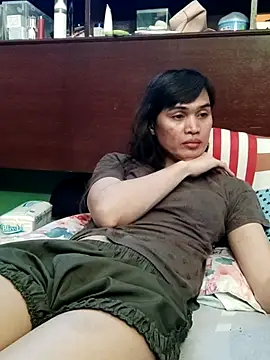 QueenSoreal live cam on StripChat