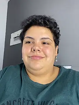 Hailey_Curvy
