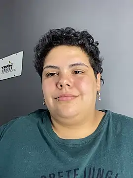 Hailey_Curvy