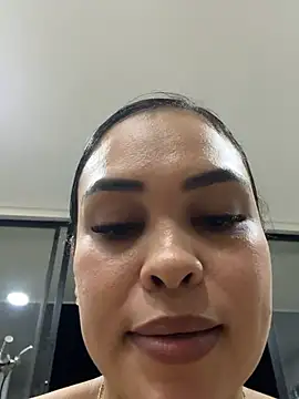 FOX_LATINA live sex cam