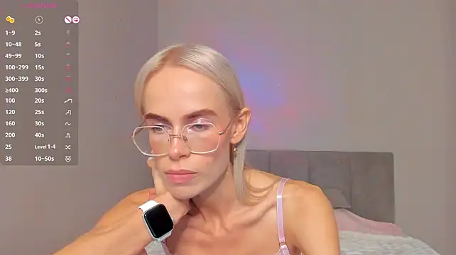 bellatip live cam on StripChat