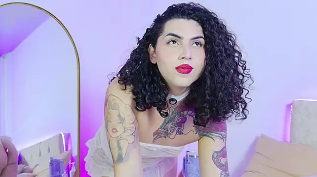 LadyMonroe_ live cam on StripChat