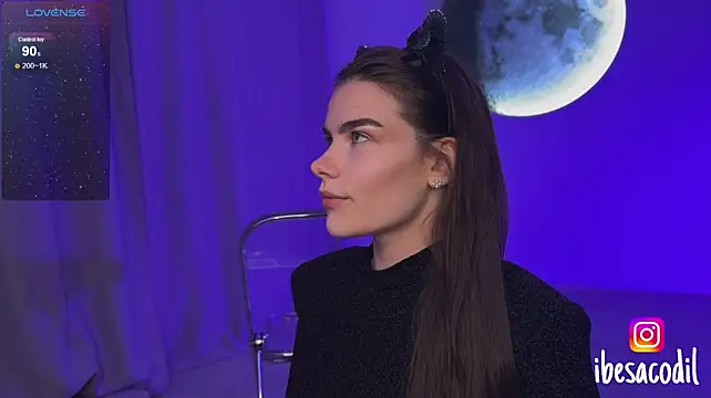 adriana_allien