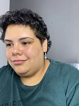 Hailey_Curvy live cam