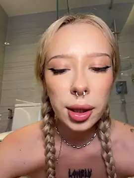 MaryChanXO live cam on StripChat