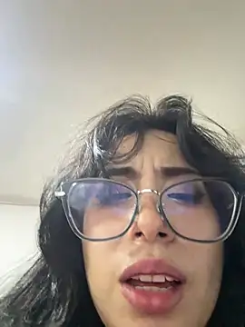 Vi_anayaa live cam on StripChat