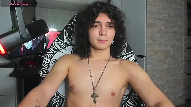 Dean_Raven live cam on StripChat