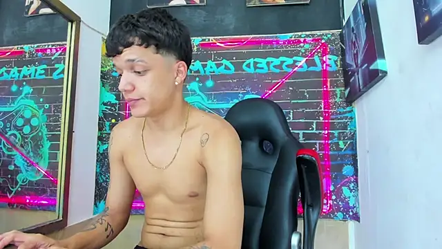 apolo_blessed (M twink) - show cum 💦🍆🥵🔥😋😈