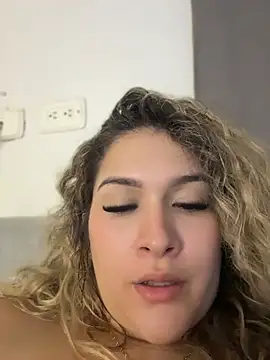Sara_smiiith211 live sex cam