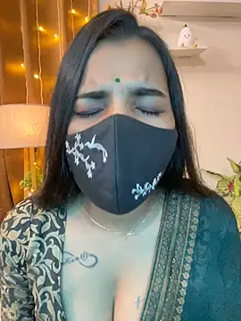 its_ur_flora live cam on StripChat
