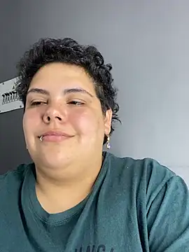 Hailey_Curvy
