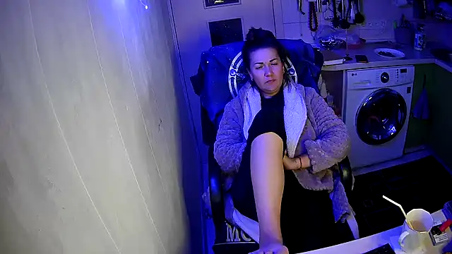 Adda1205 live cam on StripChat