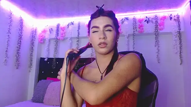 Lyaa_sweet1 live cam on StripChat