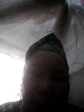 LoveMomy68 live cam on StripChat
