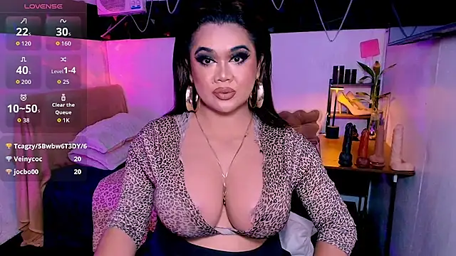 asiankatyhuge live cam on StripChat