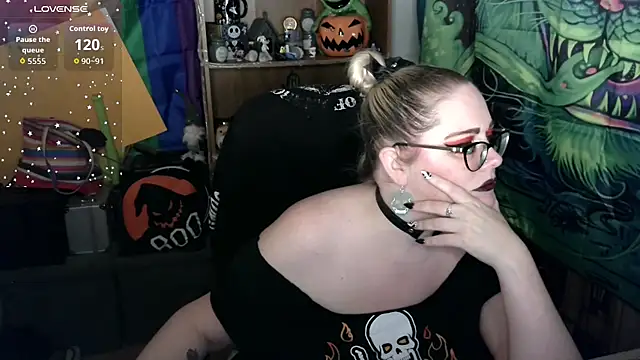 Kinky_Witch live cam preview on Stripchat