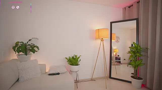 roxie_gates_ live sex cam
