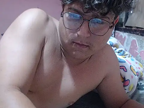 sharly14 live cam on StripChat