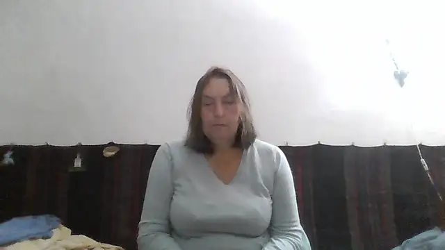AnnaLive570 live cam on StripChat