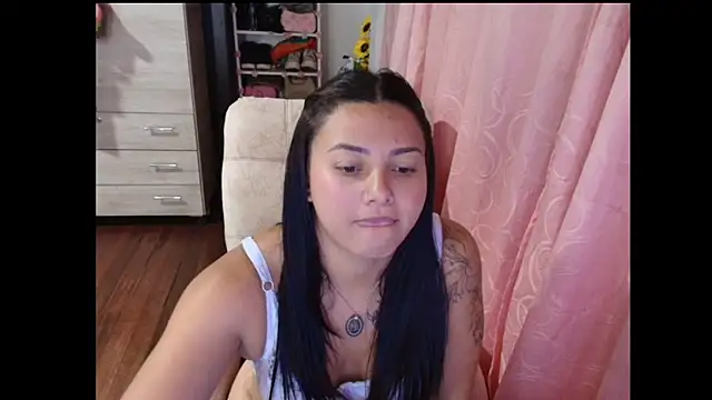 Allisonn97 live cam on StripChat