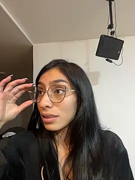 Lucyjoi live cam on StripChat