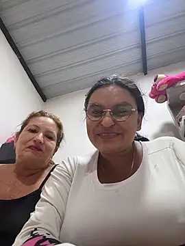 Horny-Mommy-Dirty live cam