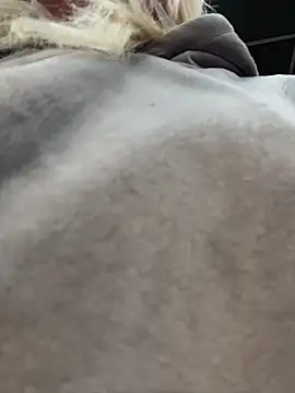 merlindave (F young) - Finger pussy /naked ✌️🤤😈