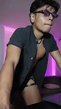 Alejandroo_Montenegro live cam on StripChat