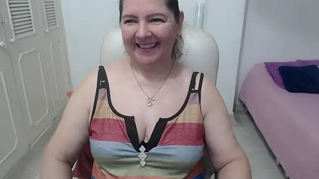 leonela_69 live cam on StripChat