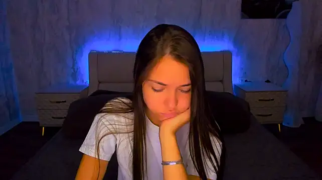 AlexaBarkley live cam on StripChat