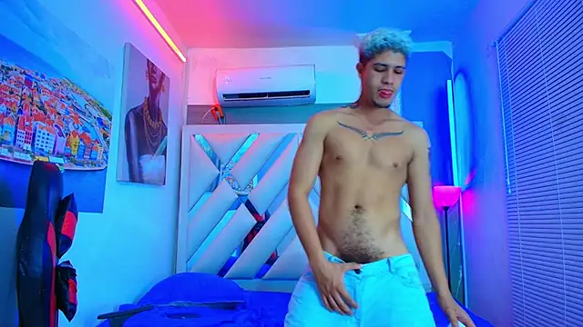 dominic_connor live cam on StripChat