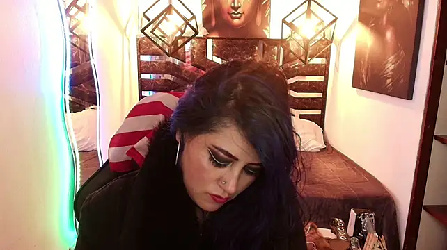 scarleth_blue