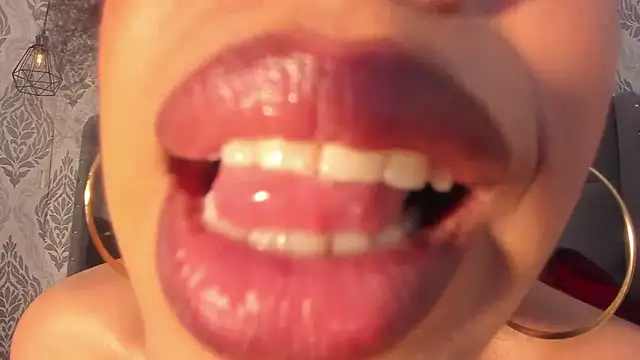Evaalux