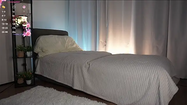 ClarineCasebolt live cam on StripChat