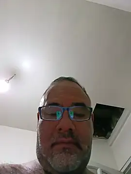 PhillDrake11 live cam on StripChat