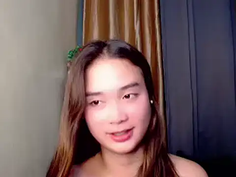 ShinningEthene live cam on StripChat