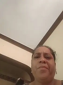 tamil_shruthi's live room
