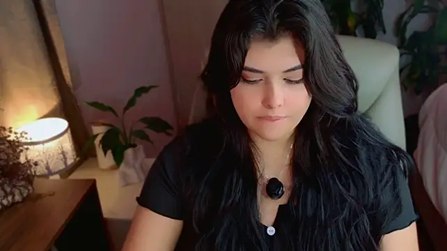 Nannicutee live cam on StripChat