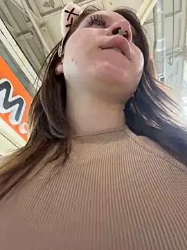 slaviccandy (F teen) - say hi to my pussy w Bz.. inside in PARK