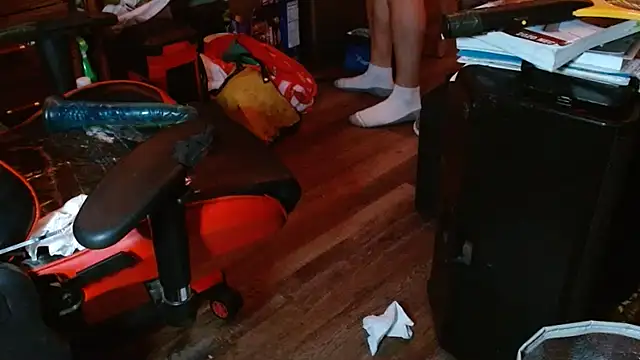 tongueispowerr6d9 (Ask my age) - huge dildo gape and fart