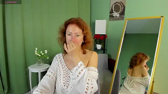 LeticiaRomano live sex cam