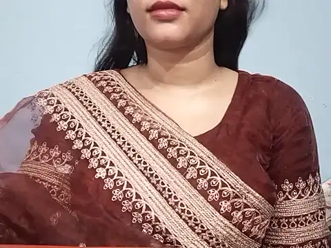 Adhiti_1 live cam on StripChat