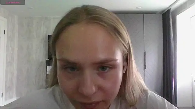 Annie_Cohn live cam on StripChat
