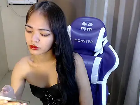 Ur_Goddes_Barbie live cam on StripChat