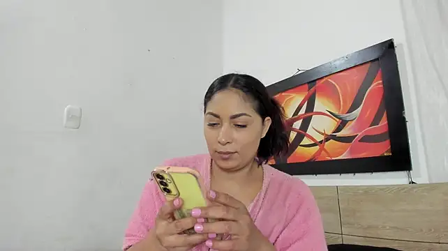 Lauralove_69 live cam preview