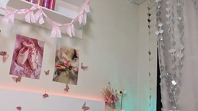 Milly_Lane live cam on StripChat