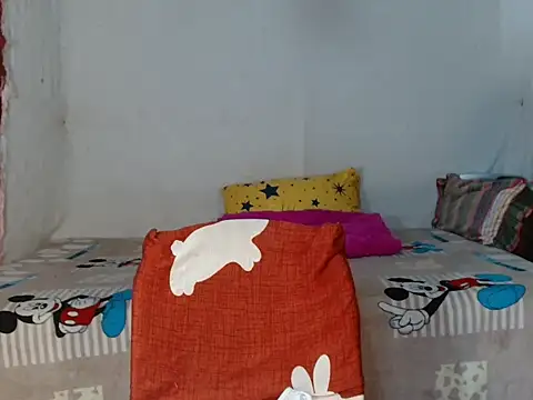 HelenaM